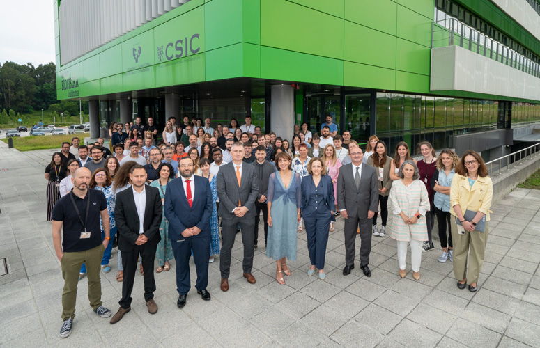 The president of CSIC visits the Instituto Biofisika