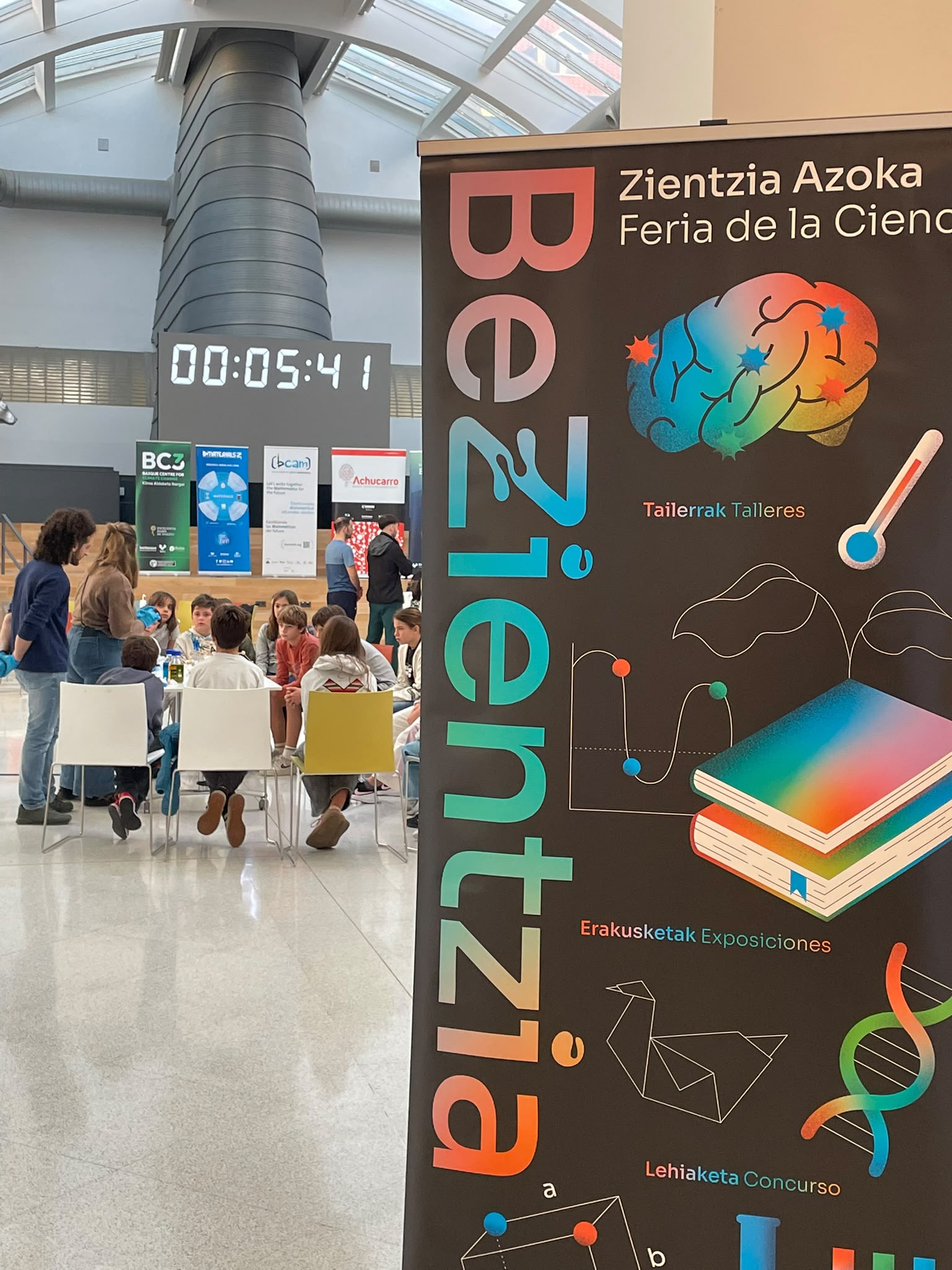 The Instituto Biofisika brings science to more than 250 schoolchildren in a new edition of BeZientzia