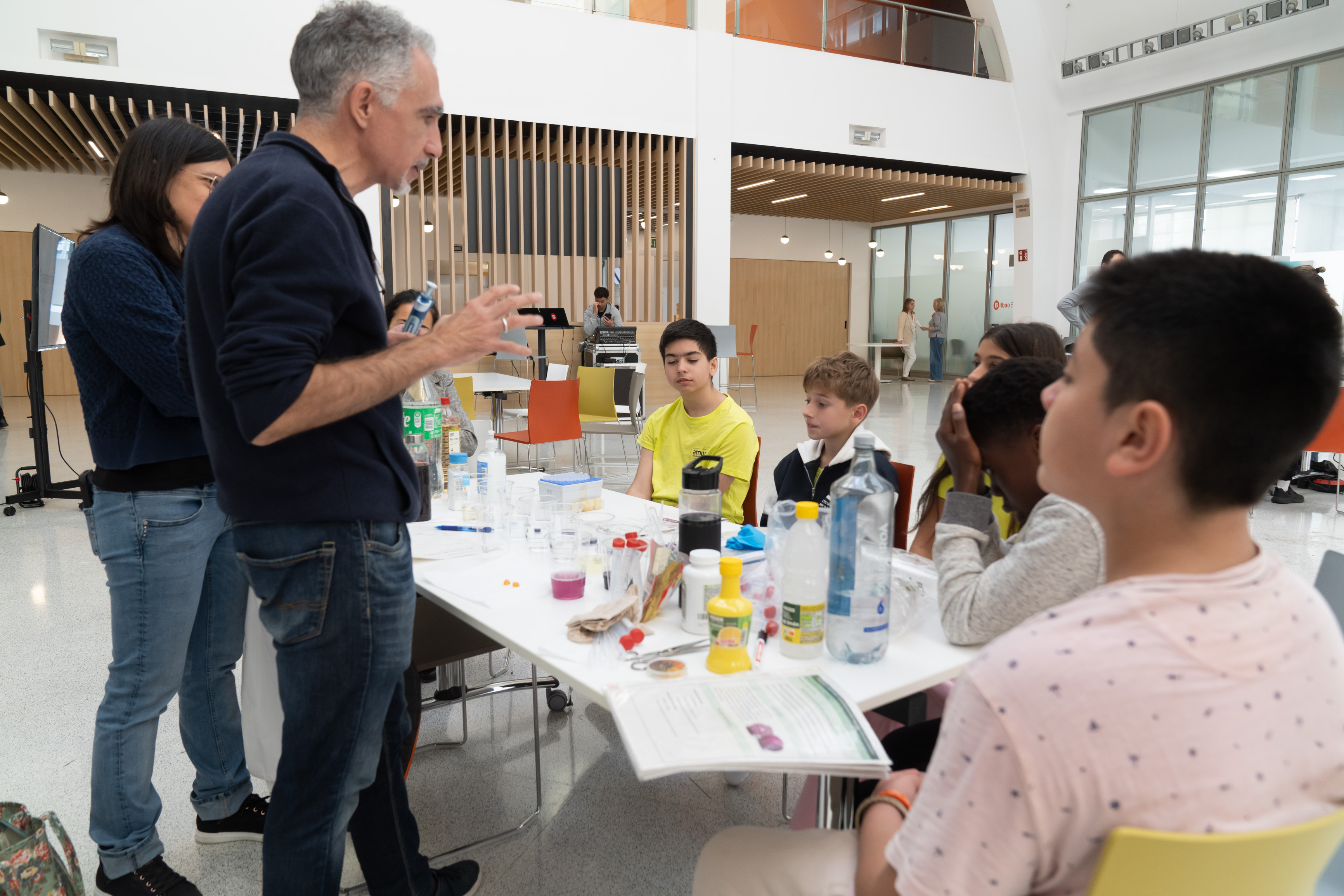 The Instituto Biofisika brings science to more than 250 schoolchildren in a new edition of BeZientzia